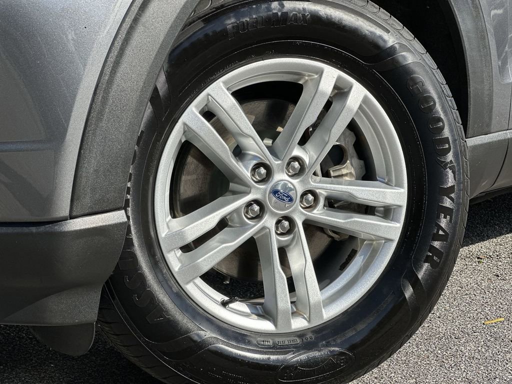 Used 2022 Ford Explorer XLT image 14