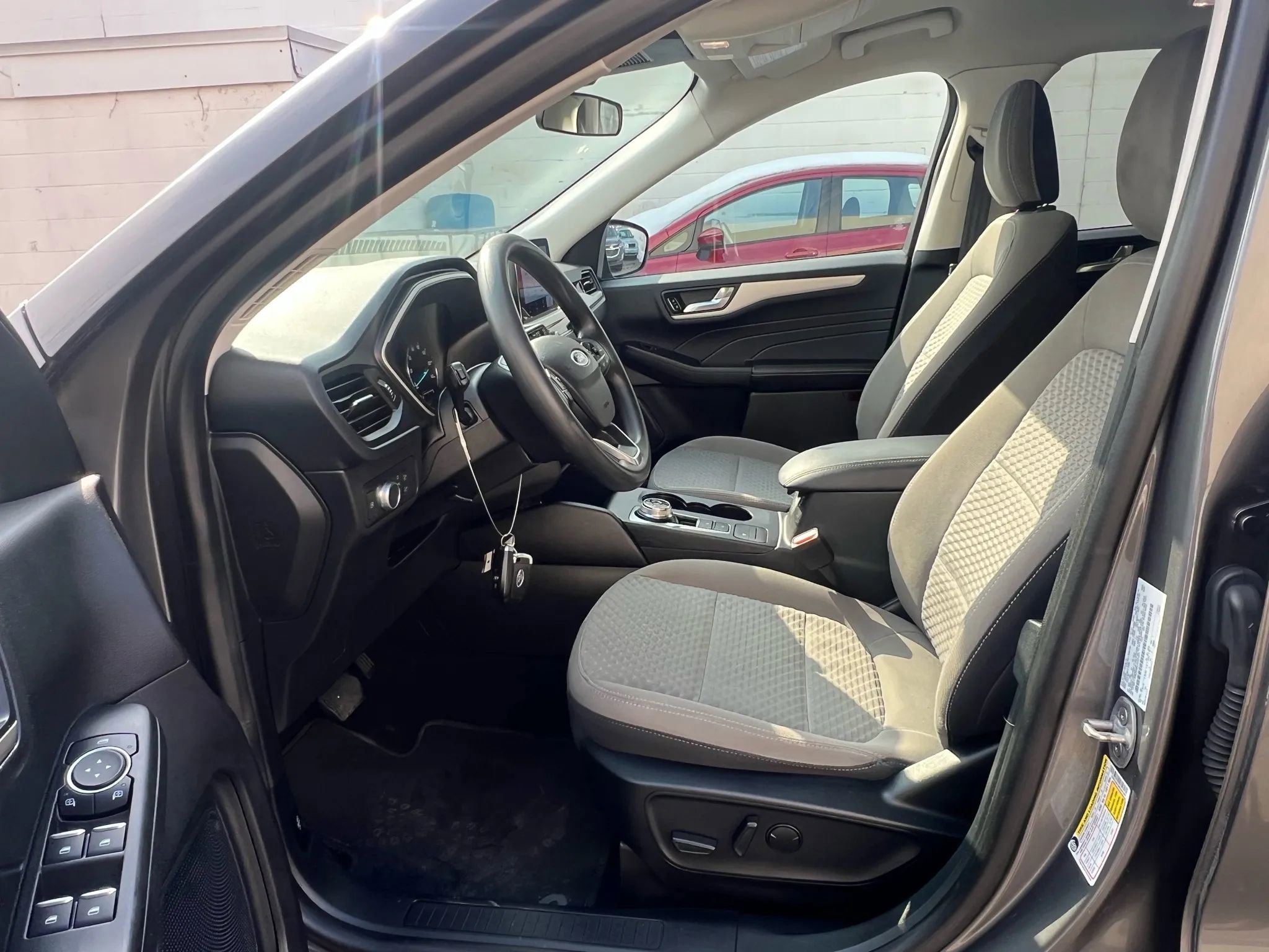 Used 2021 Ford Escape SE image 26