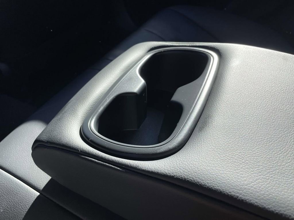 Used 2024 Toyota Camry SE image 12