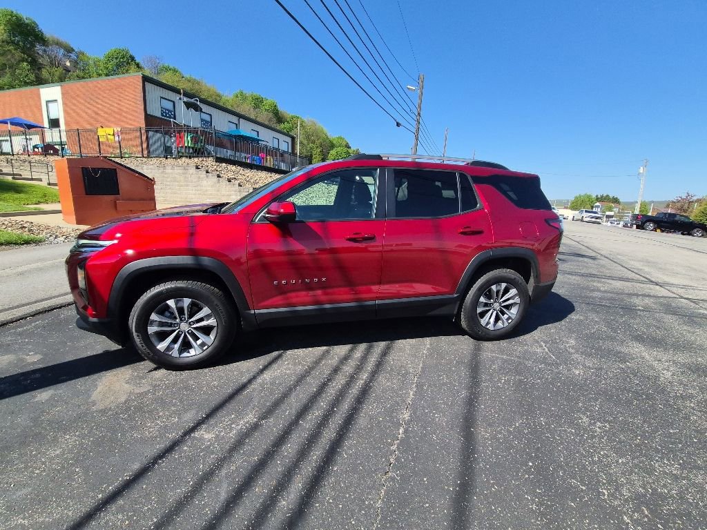 Used 2025 Chevrolet Equinox LT w/ Convenience Package II image 4