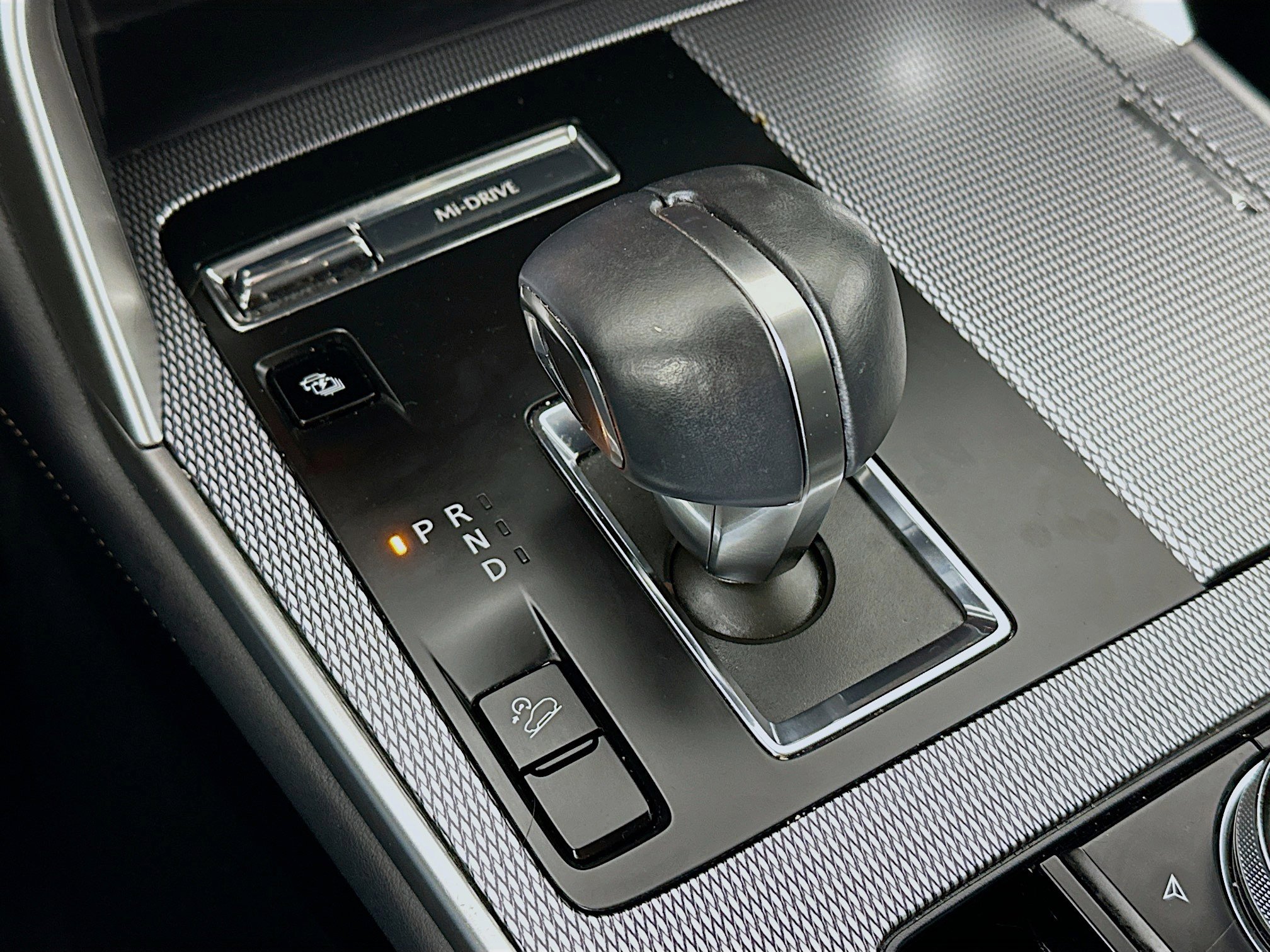 Used 2024 MAZDA CX-90 Plug-In Hybrid w/ Premium Pkg image 25