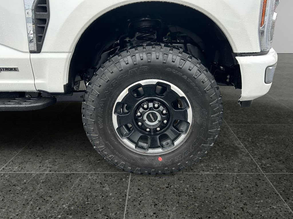 New 2026 Ford F350 Platinum w/ Platinum Plus Package AWD/4WD image 9