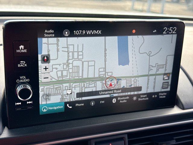 Used 2025 Honda Pilot Touring image 18