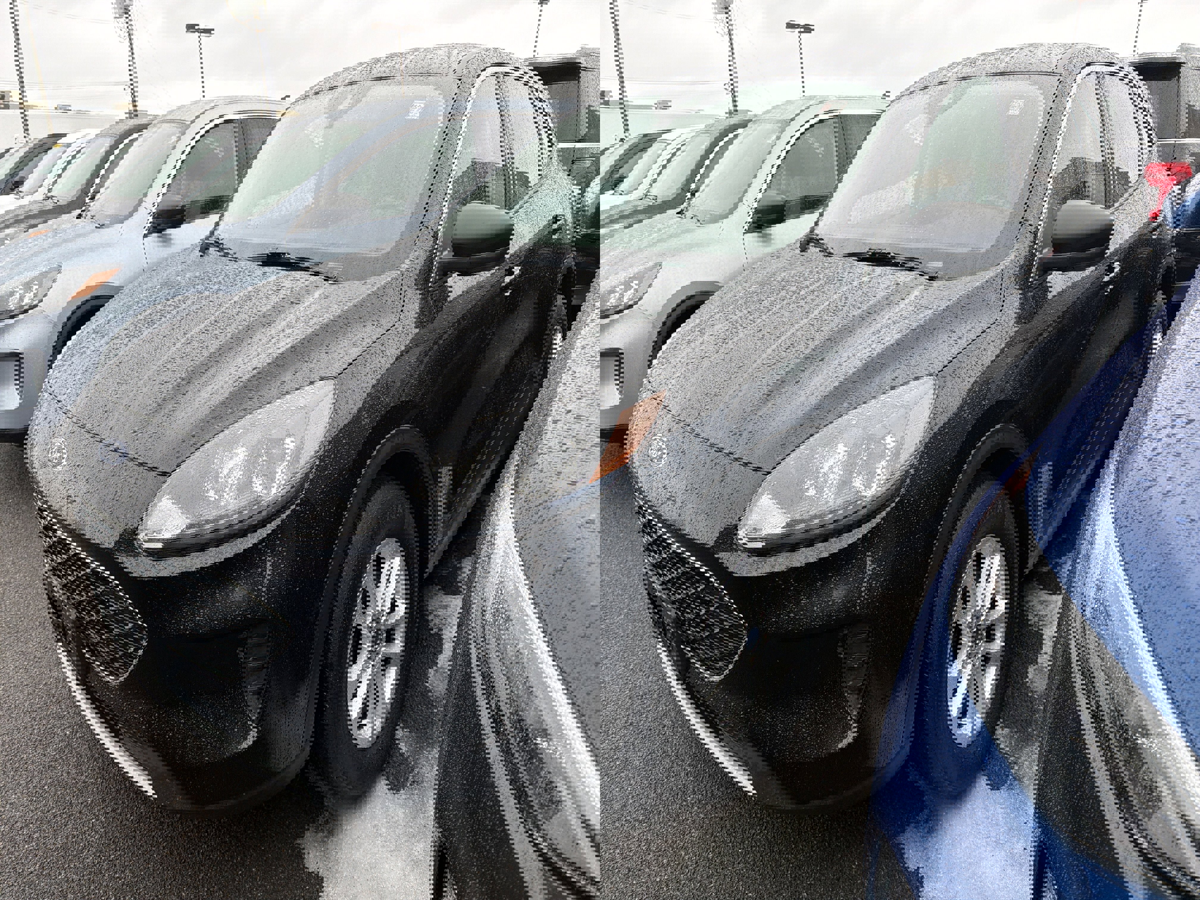Used 2022 Ford Escape SE w/ Cold Weather Package image 4