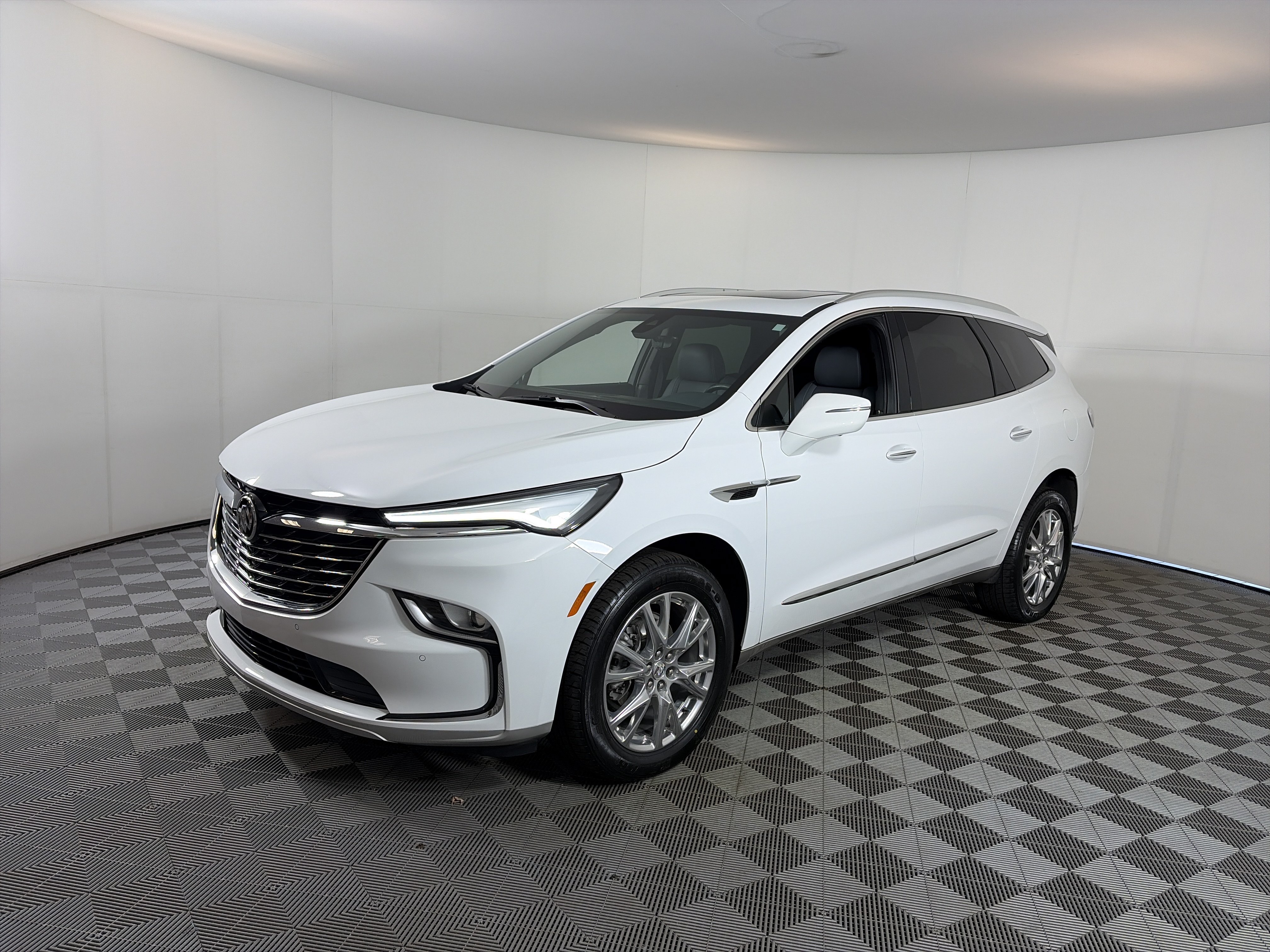 Certified 2023 Buick Enclave Essence w/ Experience Buick Package AWD/4WD image 2
