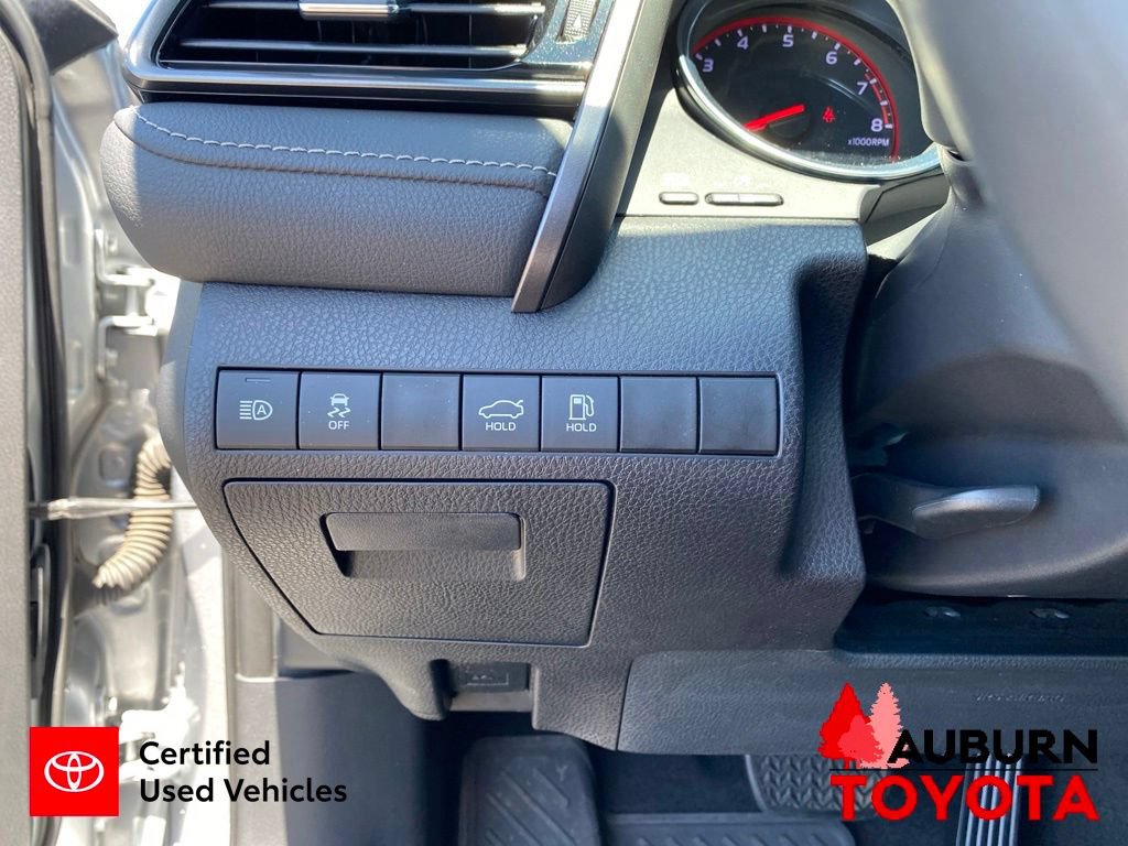 Certified 2020 Toyota Camry XSE FWD image 33