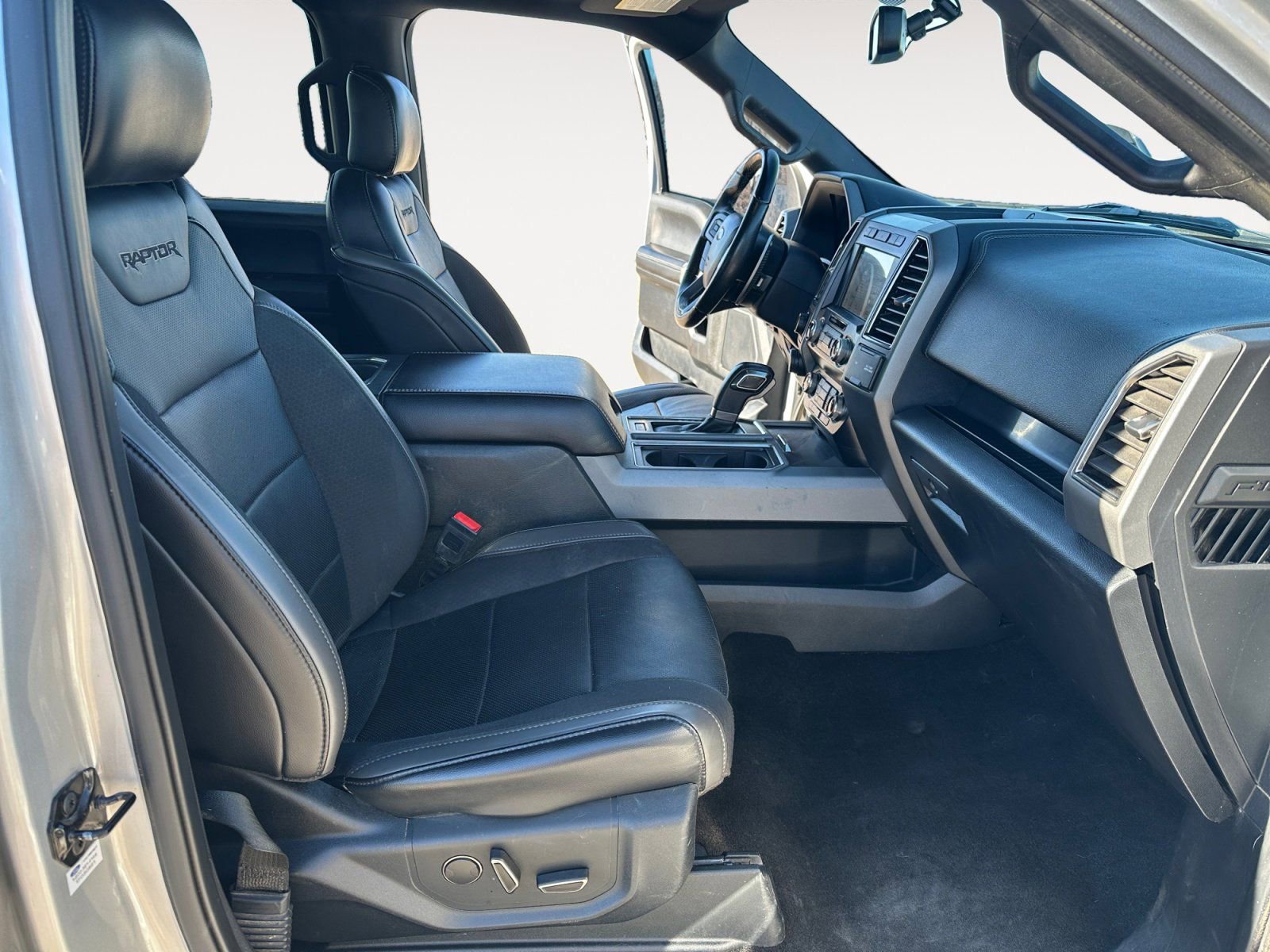 Used 2019 Ford F150 Raptor w/ Equipment Group 802A Luxury image 15