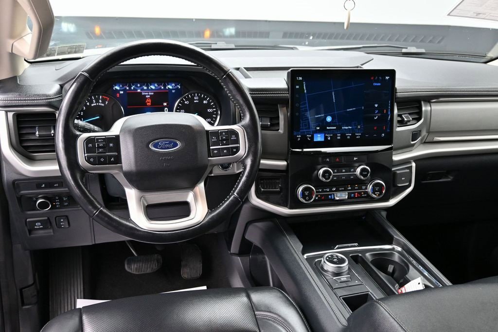 Used 2024 Ford Expedition XLT image 34