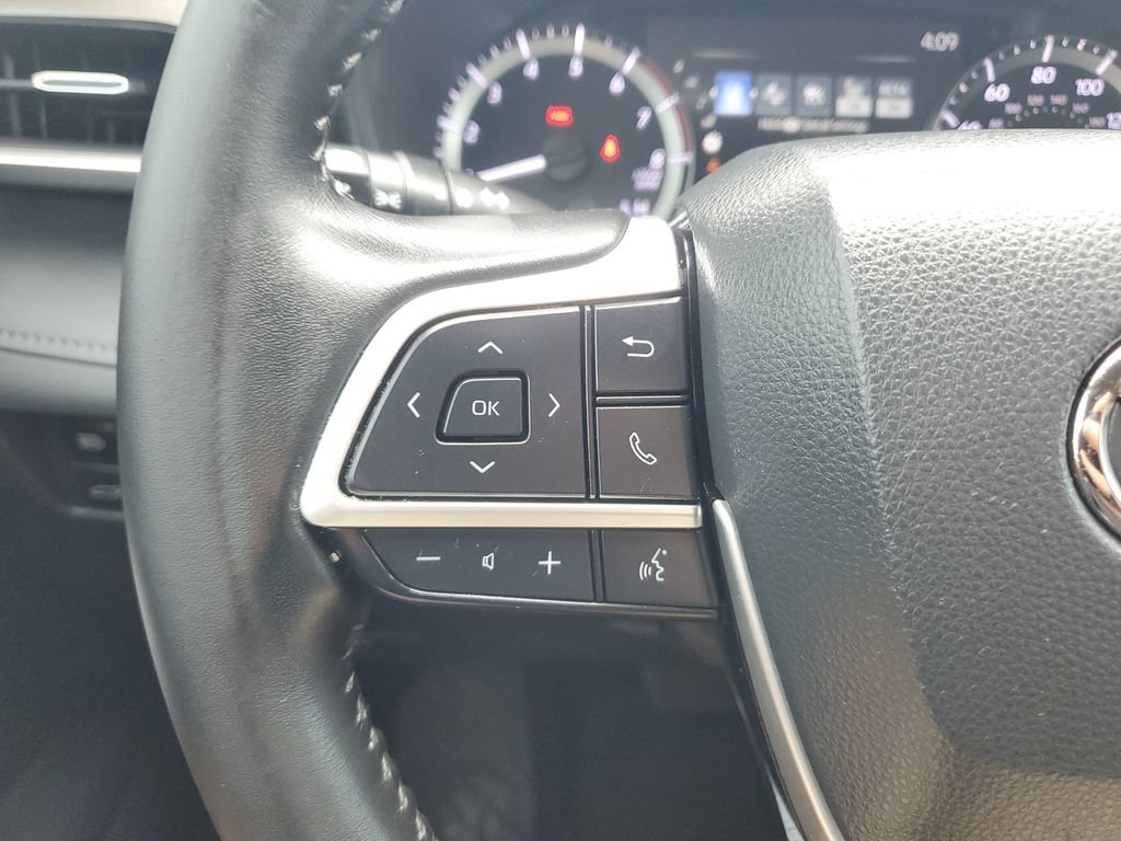 Used 2023 Toyota Highlander LE FWD image 20