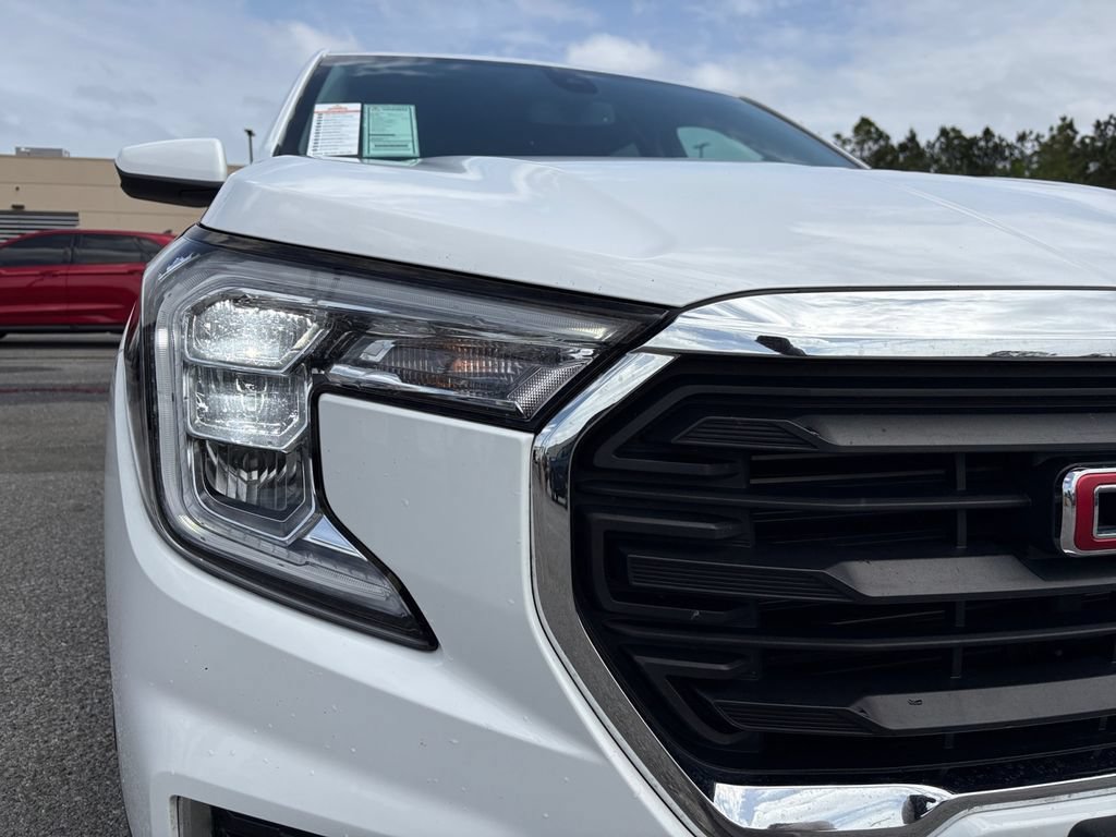 Used 2024 GMC Terrain SLE AWD/4WD image 23