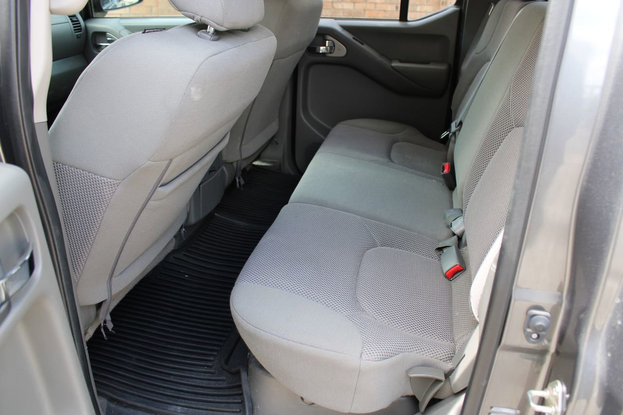 Used 2020 Nissan Frontier SV w/ Midnight Edition Floor Mats image 5