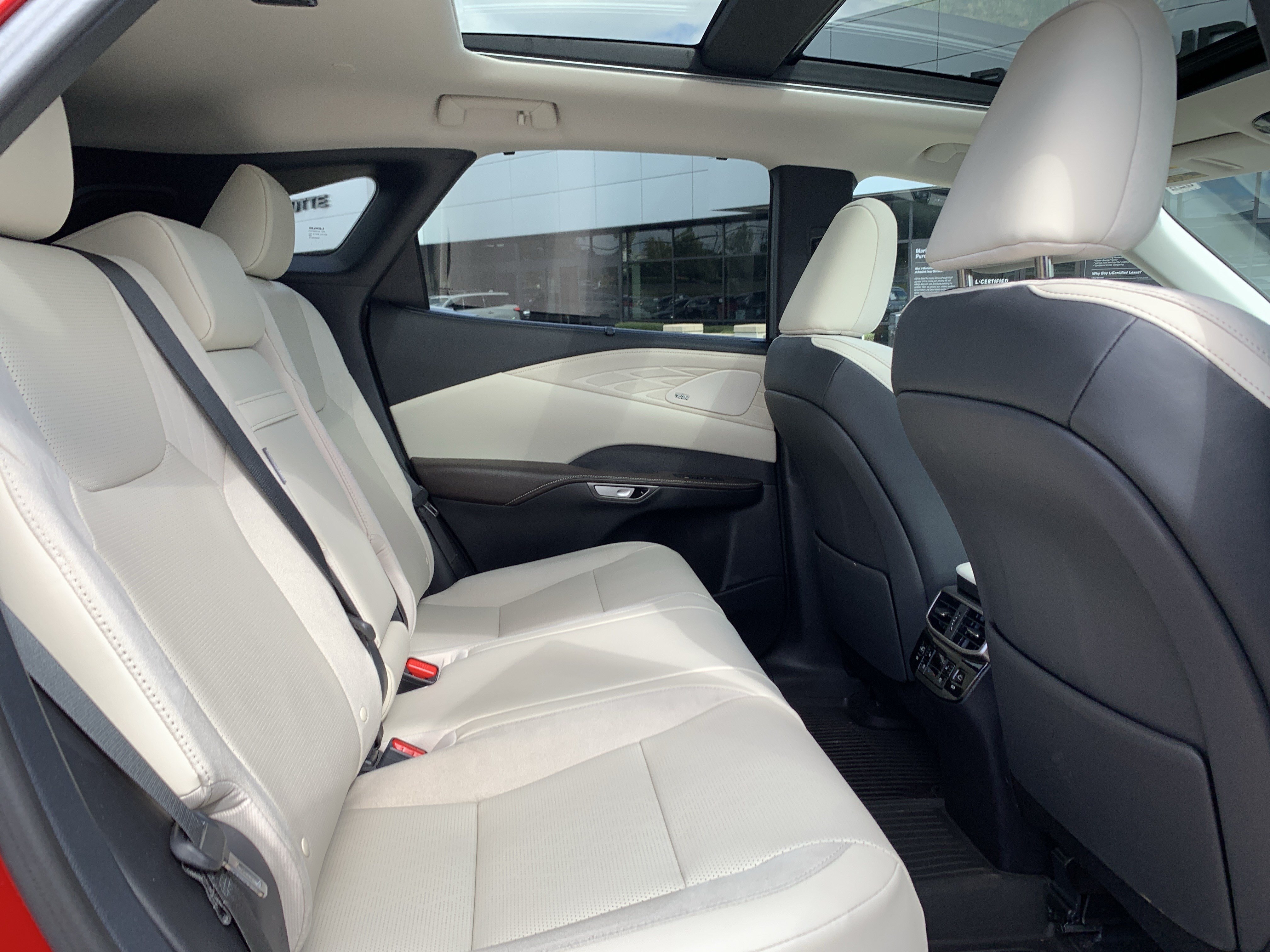 Certified 2025 Lexus RX 350 AWD w/ Convenience Package image 33