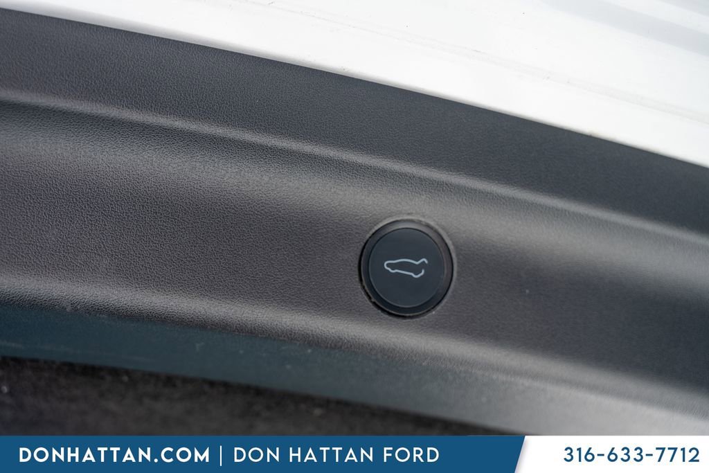 Used 2021 Tesla Model Y Long Range AWD/4WD image 23