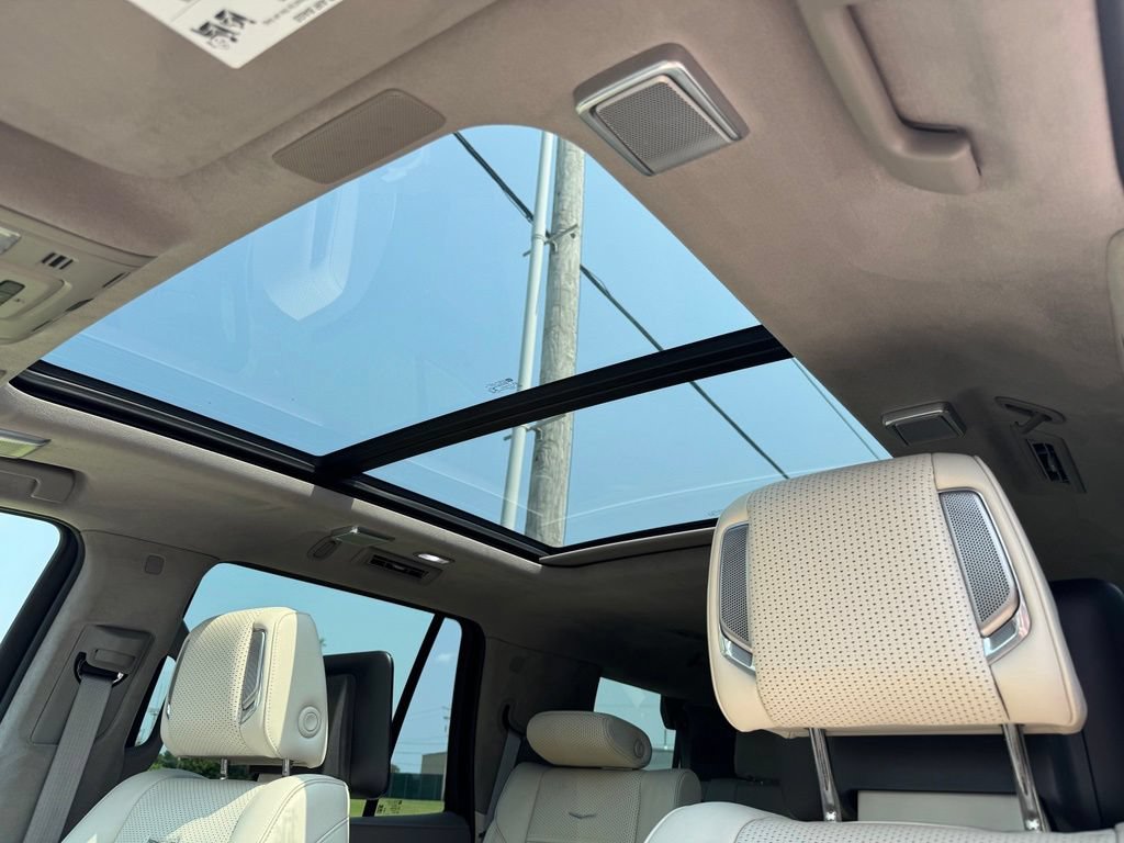 Certified 2023 Cadillac Escalade Premium Luxury Platinum w/ Heavy-Duty Trailer Package AWD/4WD image 36