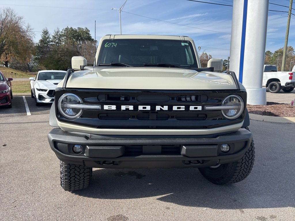 New 2025 Ford Bronco Outer Banks w/ Sasquatch Package image 3