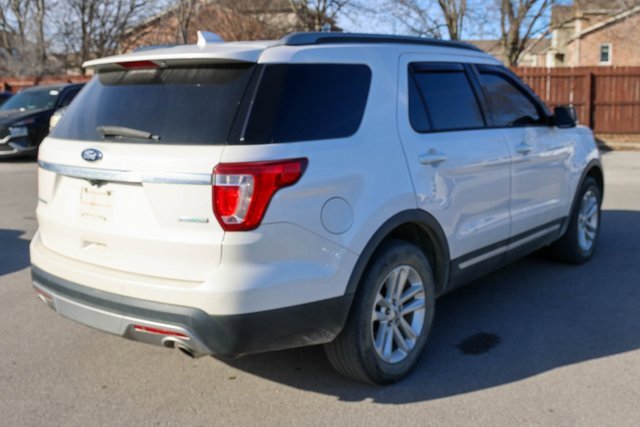 Used 2016 Ford Explorer XLT w/ Equipment Group 202A image 6
