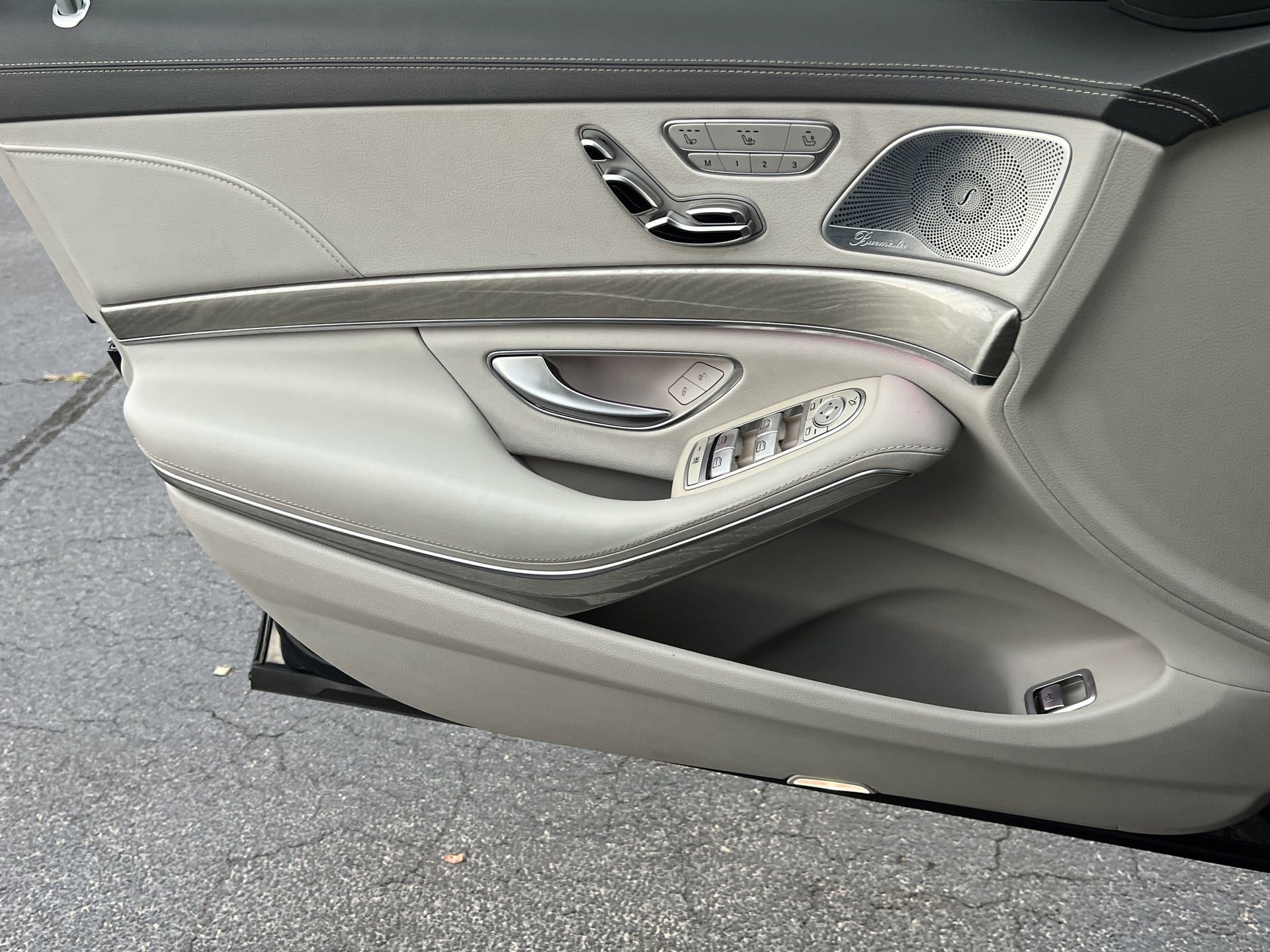 Used 2015 Mercedes-Benz S 550 Sedan image 18