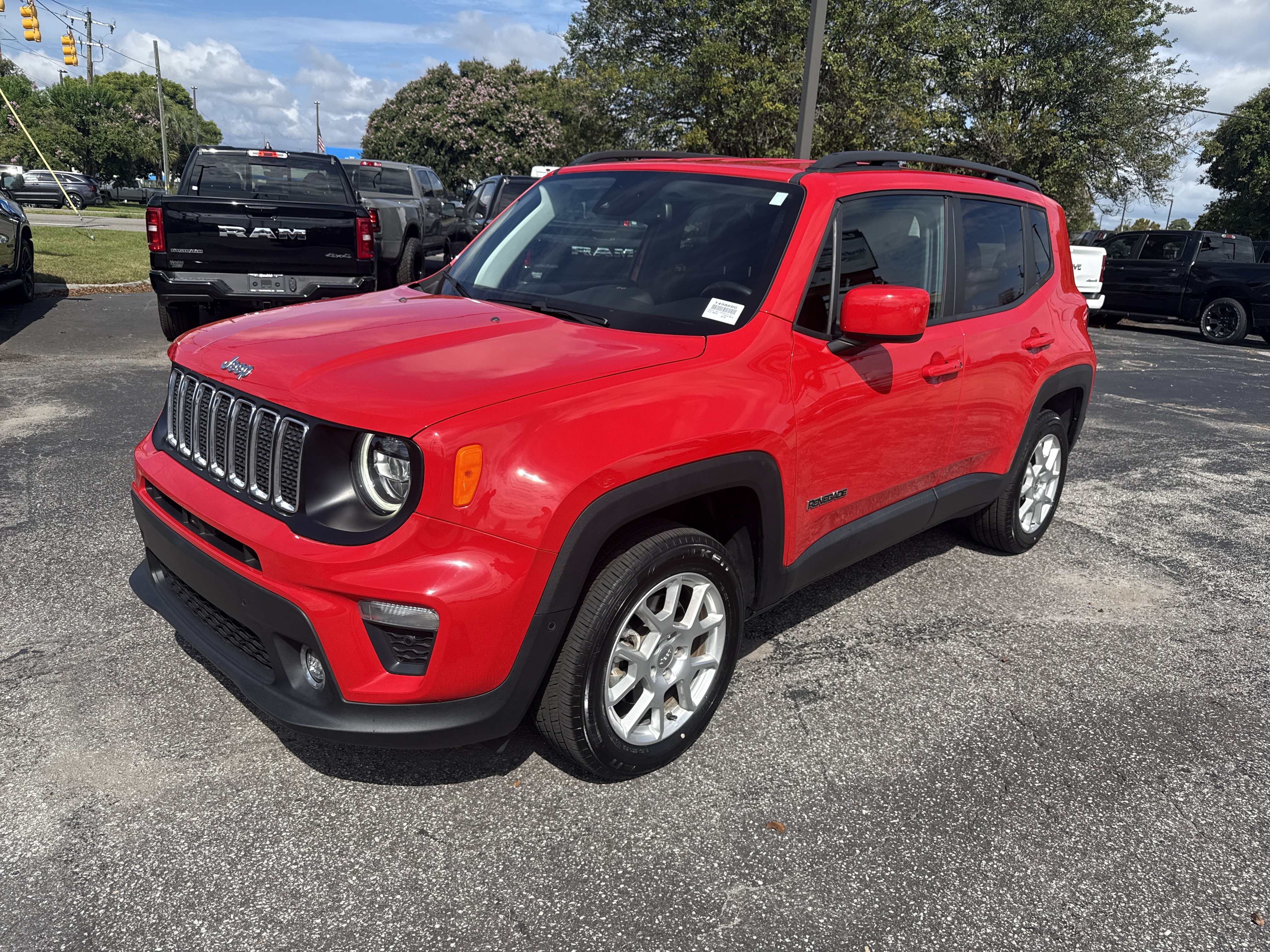 Used 2021 Jeep Renegade Latitude w/ Luxury Group I AWD/4WD image 4
