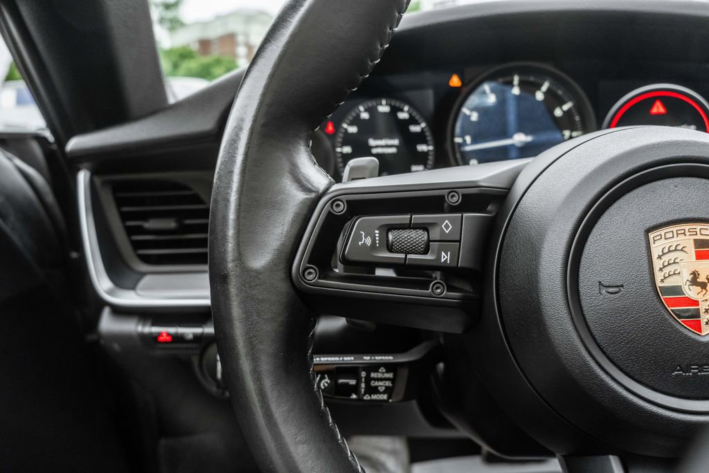 Used 2020 Porsche 911 Carrera RWD image 25
