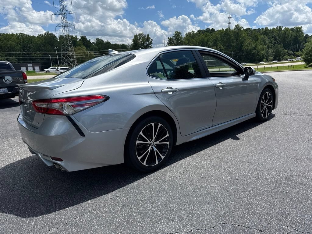 Used 2019 Toyota Camry SE w/ Audio Package FWD image 5