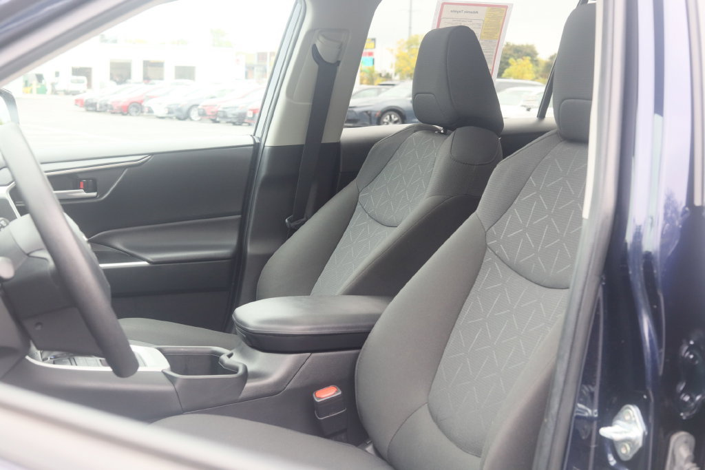 Used 2024 Toyota RAV4 XLE w/ Convenience Package AWD/4WD image 18