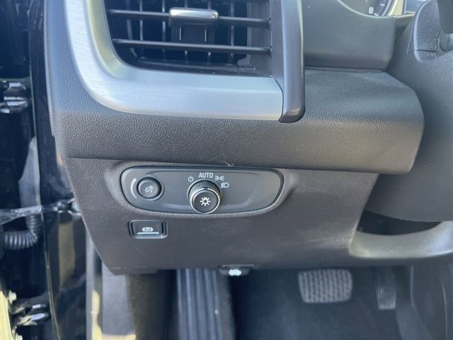 Used 2024 GMC Terrain SLE FWD image 29