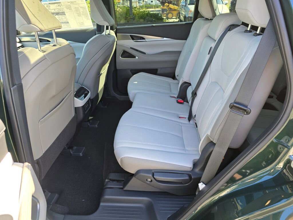 New 2026 INFINITI QX60 Luxe w/ Cargo Package image 16