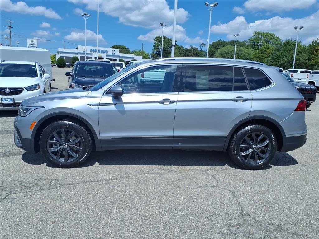 Used 2024 Volkswagen Tiguan Wolfsburg Edition AWD/4WD image 7