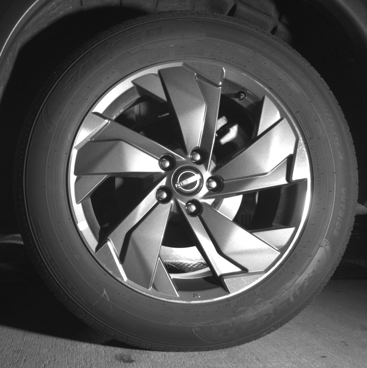 Used 2025 Nissan Rogue SV FWD image 14
