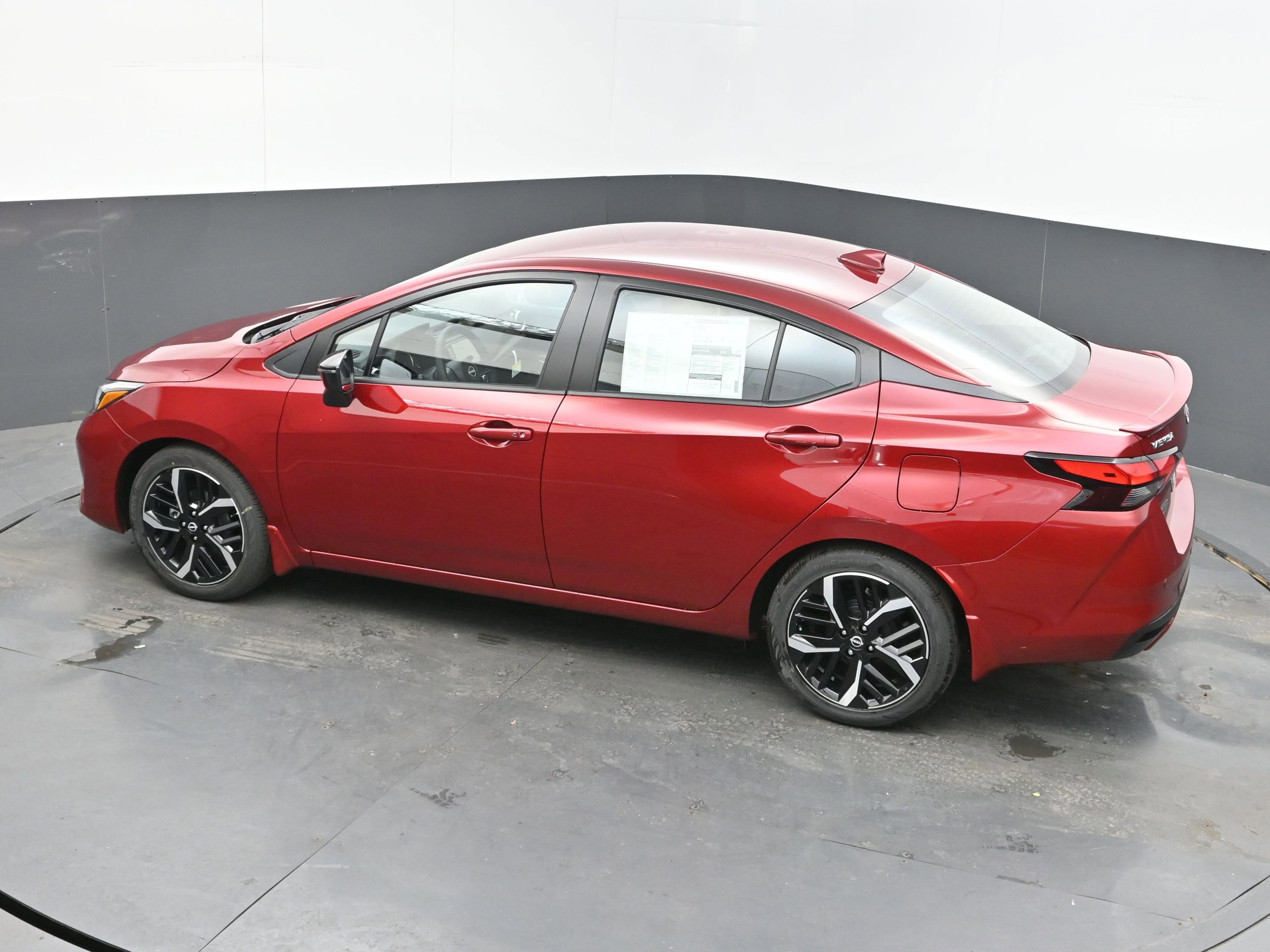 New 2025 Nissan Versa SR w/ Trunk Package image 33