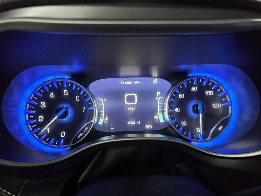 Used 2024 Chrysler Pacifica Touring-L image 19