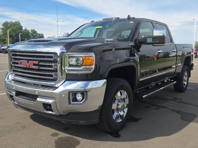 Used 2019 GMC Sierra 2500 SLT w/ Duramax Plus Package AWD/4WD image 4