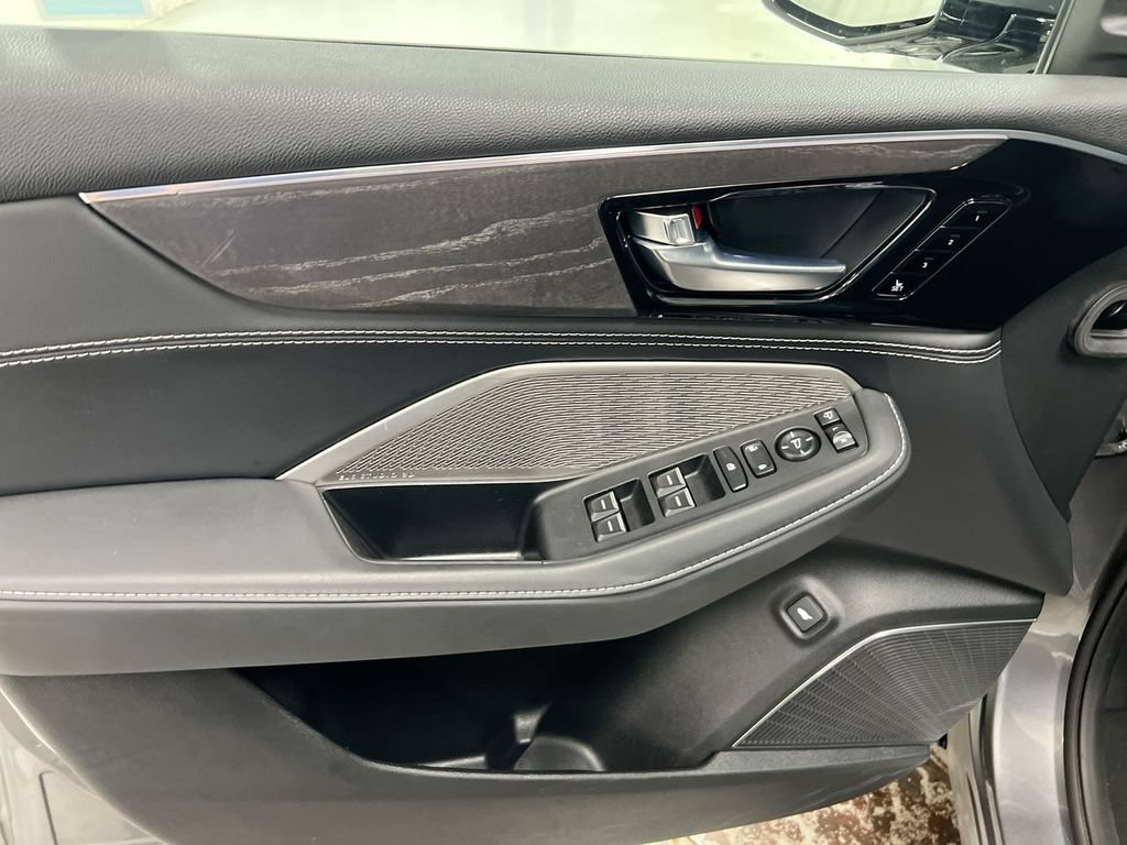 Used 2023 Acura MDX SH-AWD w/ Advance Package image 22