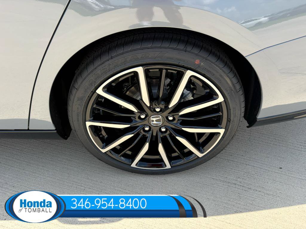 New 2026 Honda Accord Hybrid Touring image 18