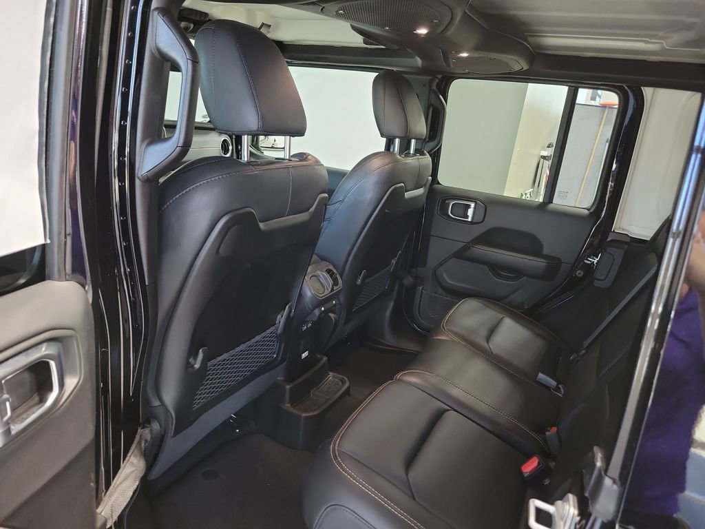 Used 2024 Jeep Wrangler Sahara image 21