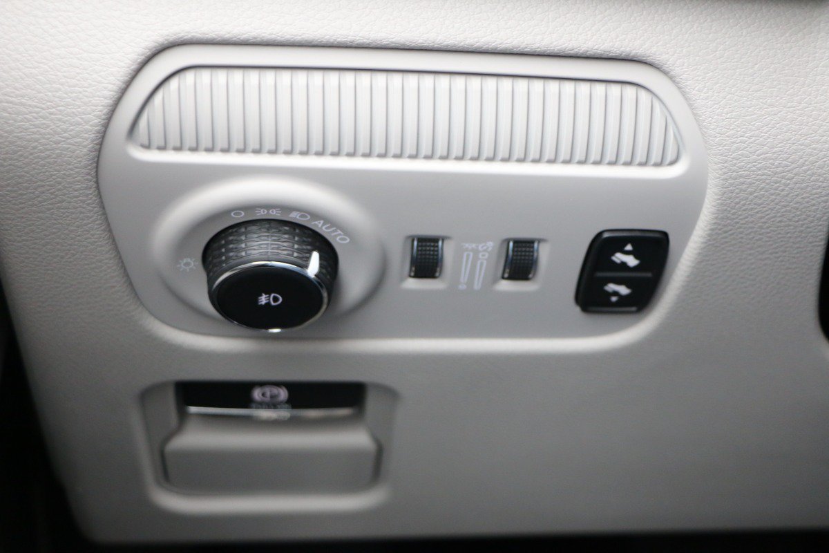 Used 2023 Jeep Wagoneer 2WD image 22