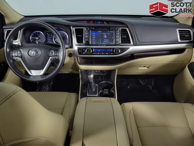 Used 2017 Toyota Highlander XLE AWD/4WD image 26