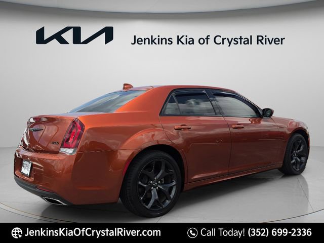 Used 2021 Chrysler 300 Touring L RWD image 5