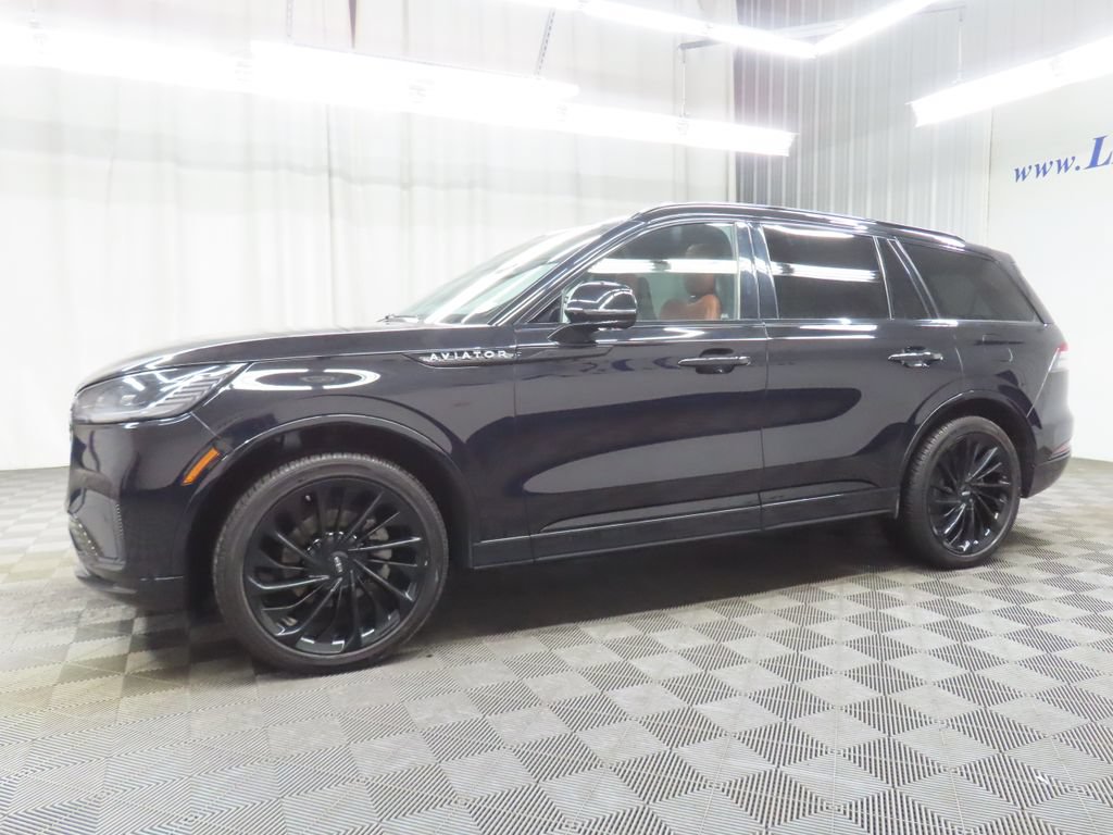 Used 2025 Lincoln Aviator Reserve w/ Equipment Group 201A AWD/4WD image 9