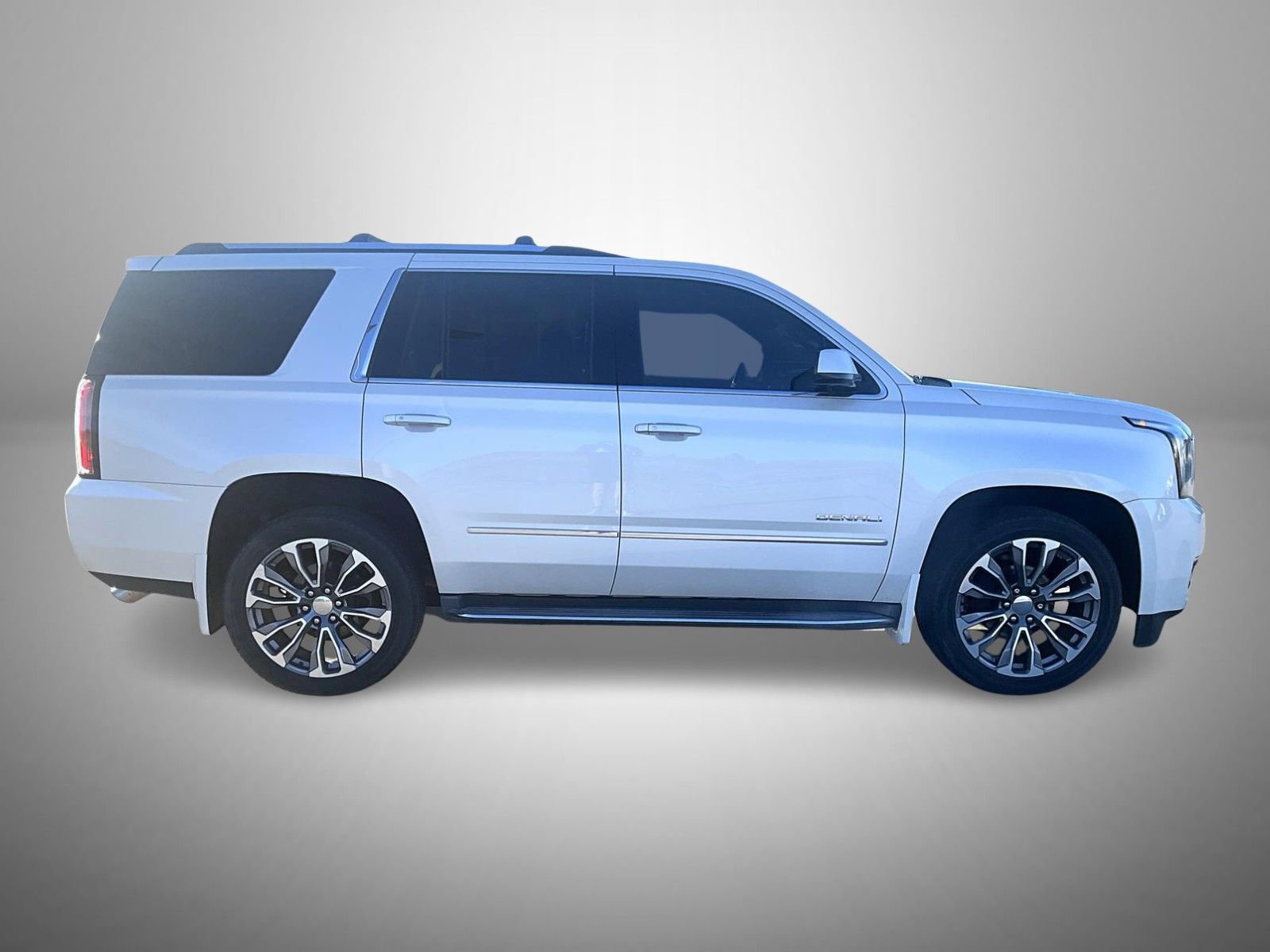Used 2015 GMC Yukon Denali w/ Touring Package image 4