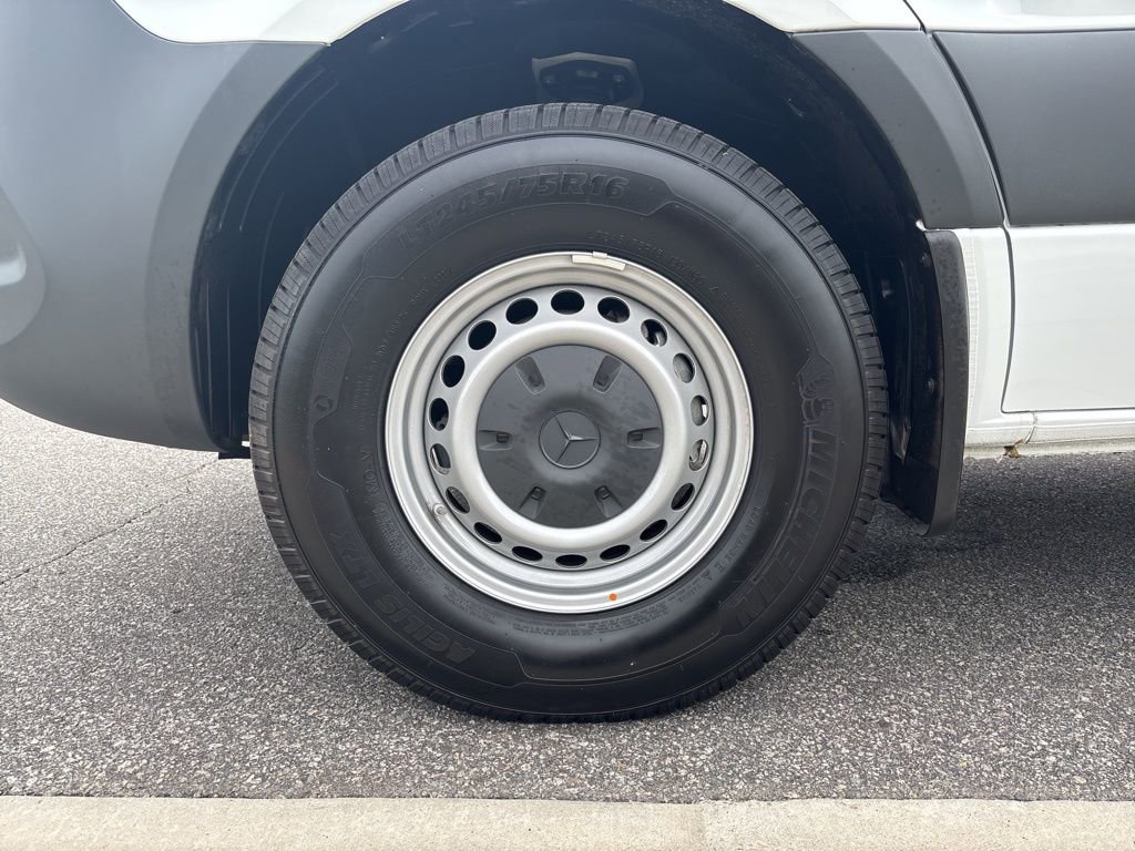 Used 2023 Mercedes-Benz Sprinter 144 Cargo image 12