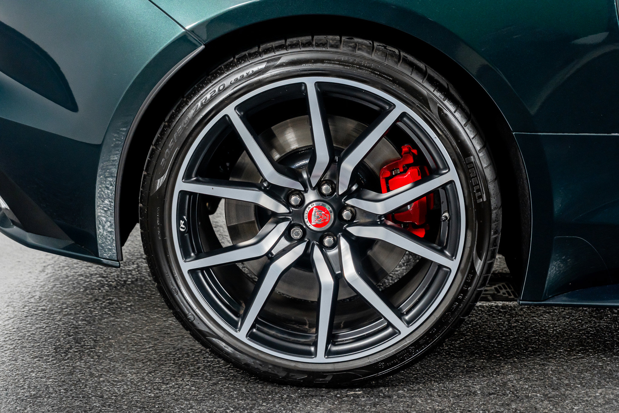 Used 2023 Jaguar F-TYPE R image 11