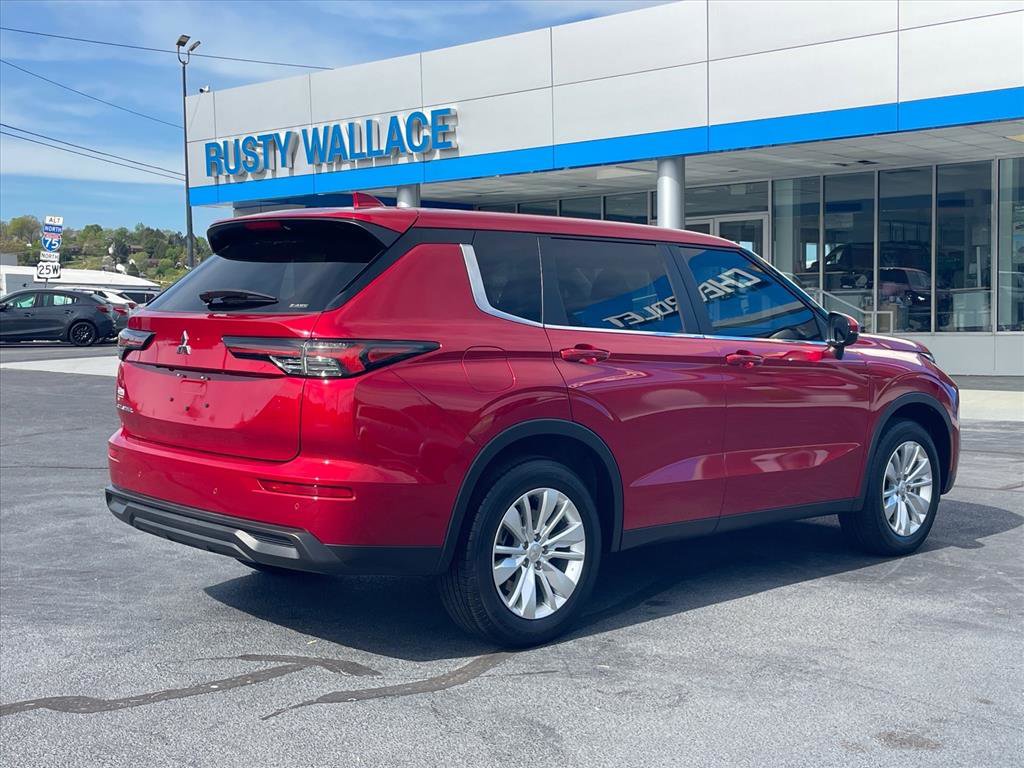Used 2025 Mitsubishi Outlander ES AWD/4WD image 7