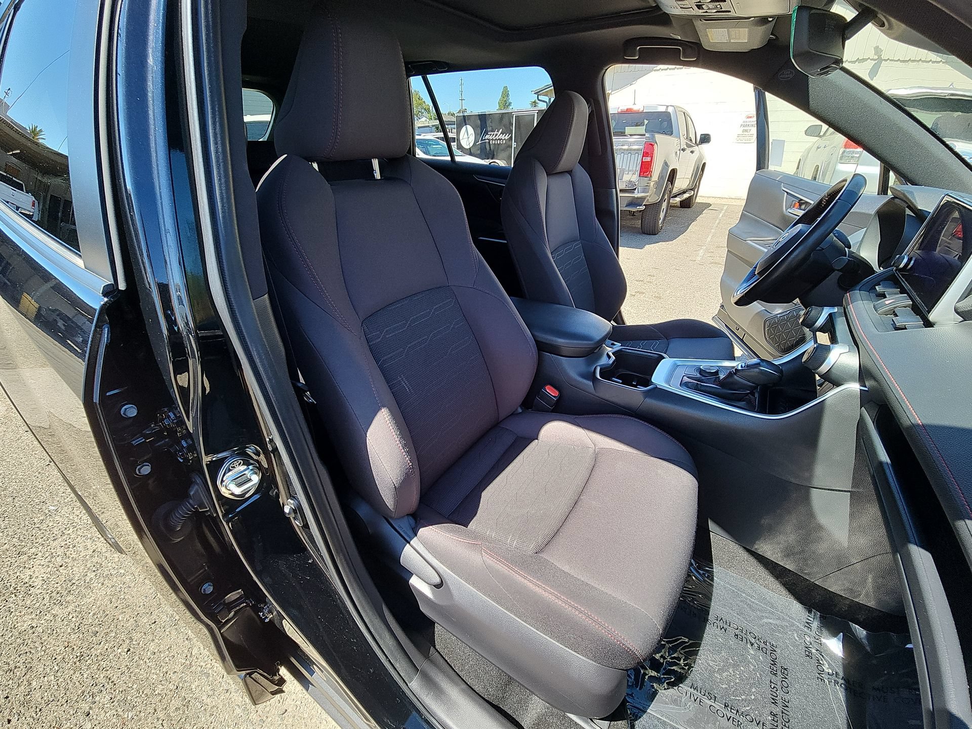 Used 2023 Toyota RAV4 SE w/ Weather & Moonroof Package AWD/4WD image 25