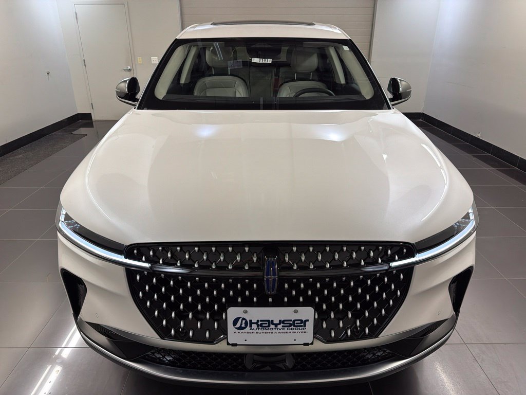 Used 2026 Lincoln Nautilus Premier w/ Equipment Group 102A AWD/4WD image 2