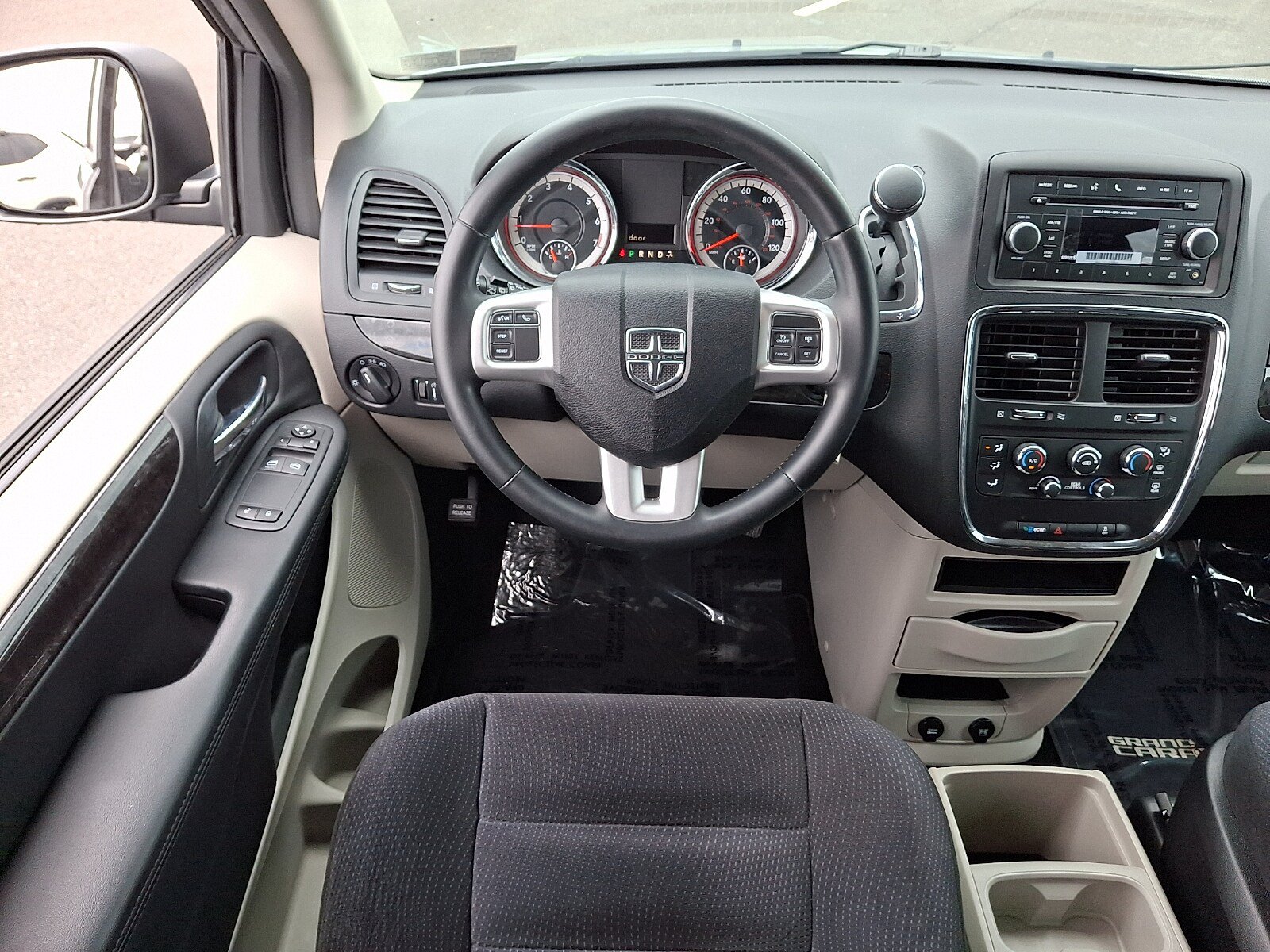 Used 2015 Dodge Grand Caravan SE w/ Quick Order Package 29E SE FWD image 12