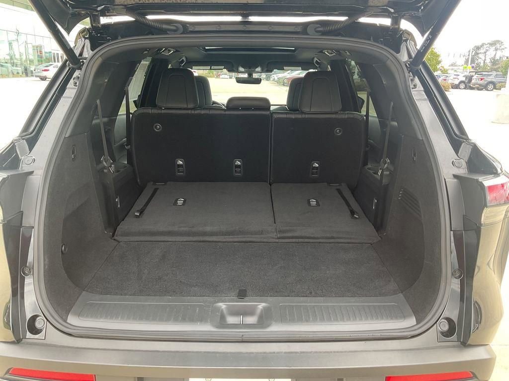 Used 2025 INFINITI QX60 Luxe w/ Black Edition image 11