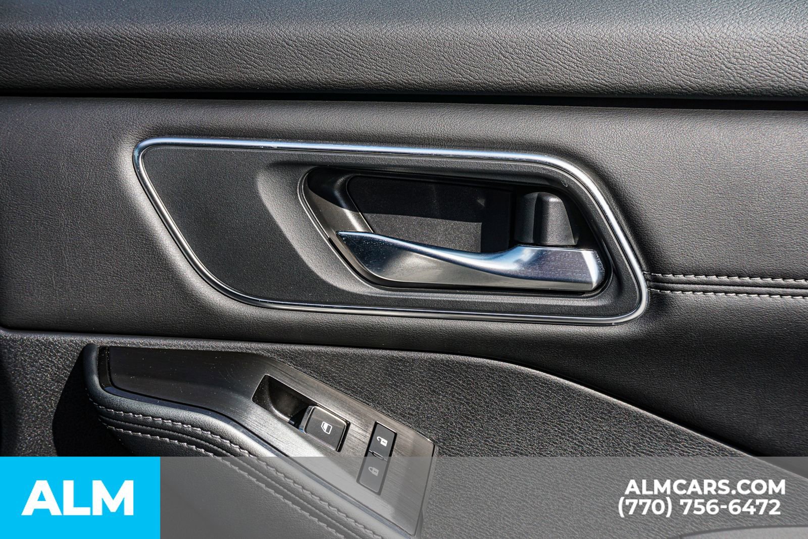 Used 2025 Nissan Rogue Platinum FWD image 54