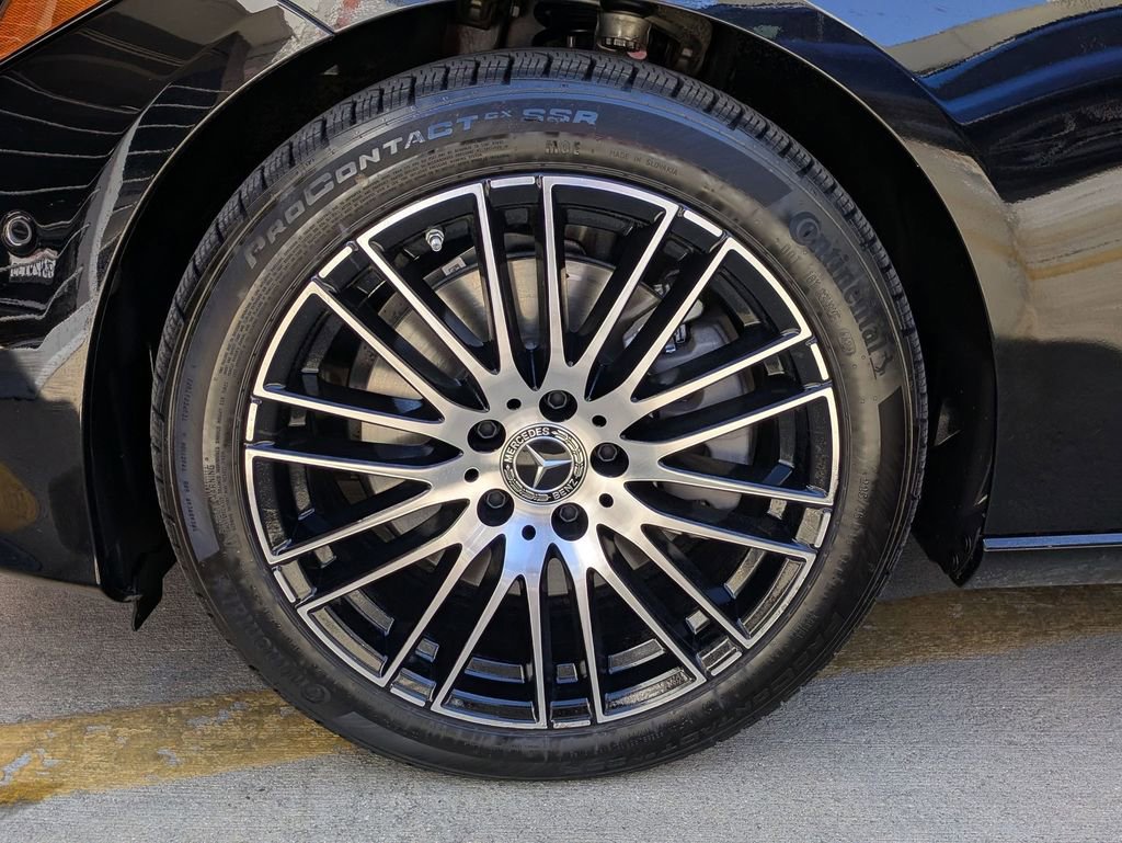 Used 2025 Mercedes-Benz C 300 Sedan image 31