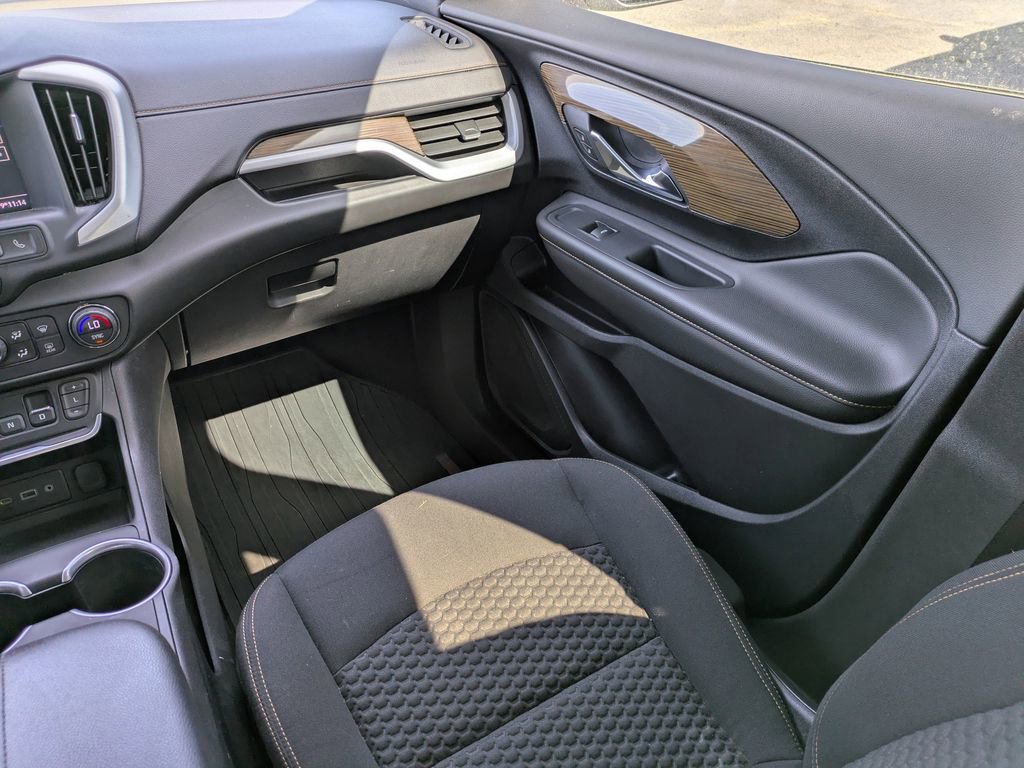 Used 2020 GMC Terrain SLE w/ Driver Convenience Package AWD/4WD image 18